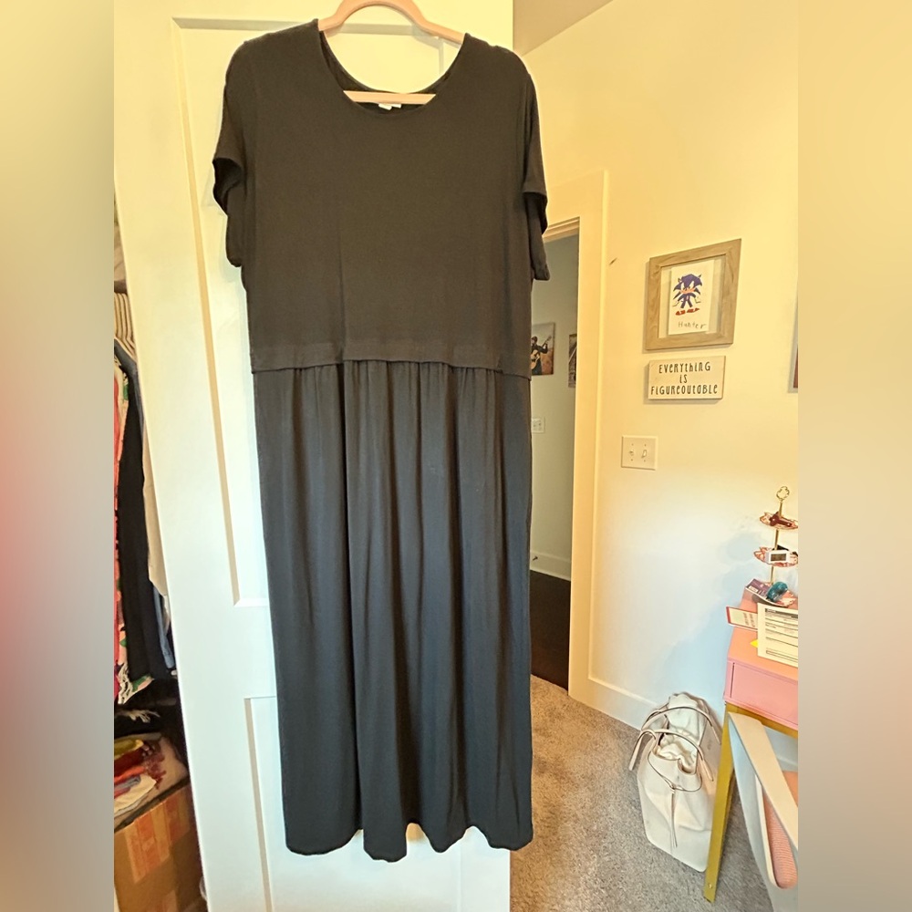 J. Jill Black Pleated Maxi Sundress Crew Neck